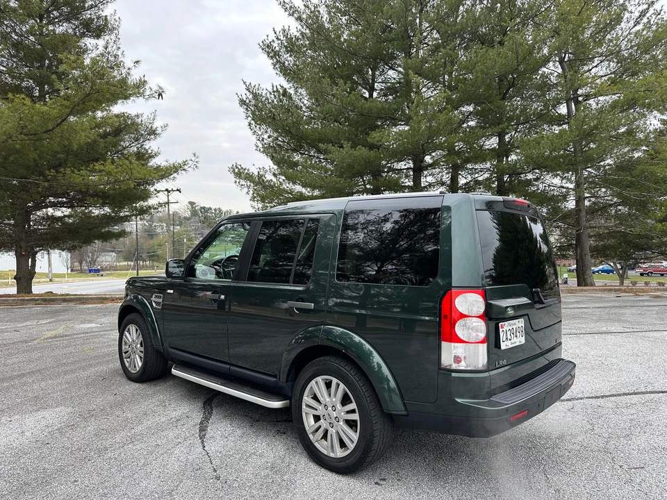 2010 Land Rover Discovery 4th Gen - Image 16 of 31