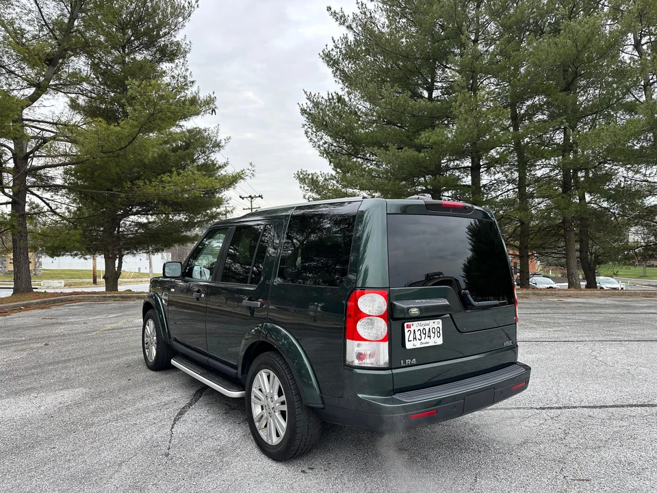 2010 Land Rover Discovery 4th Gen - Image 17 of 31