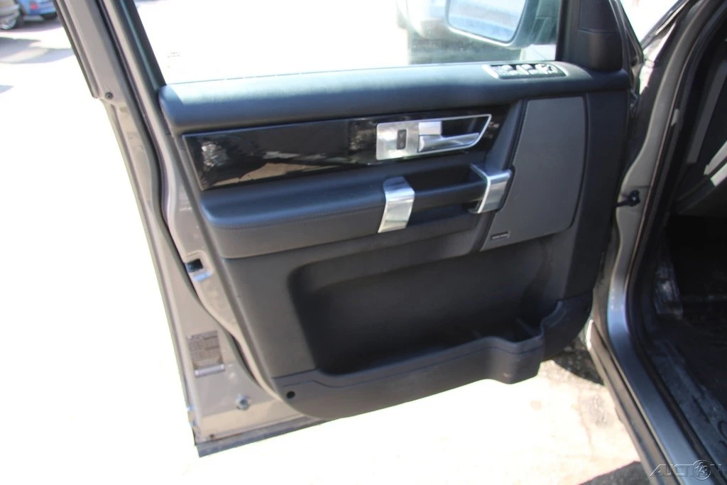 2010 Land Rover Discovery 4th Gen - Image 13 of 21