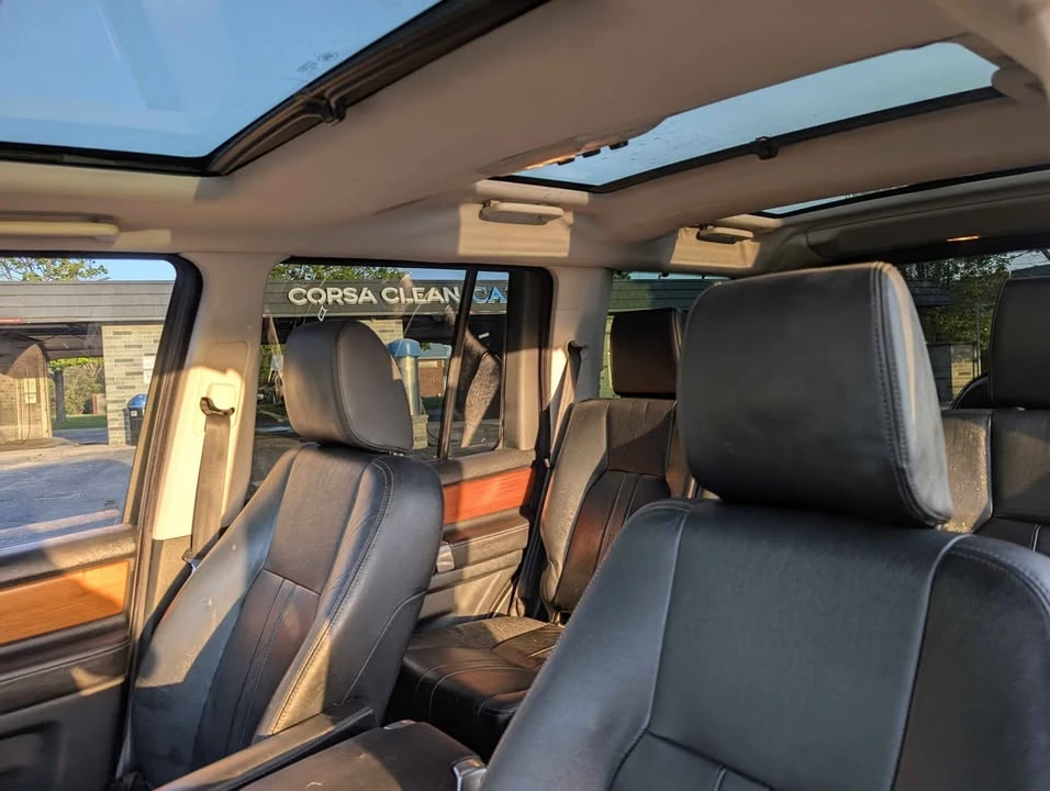 2010 Land Rover Discovery 4th Gen - Image 11 of 18