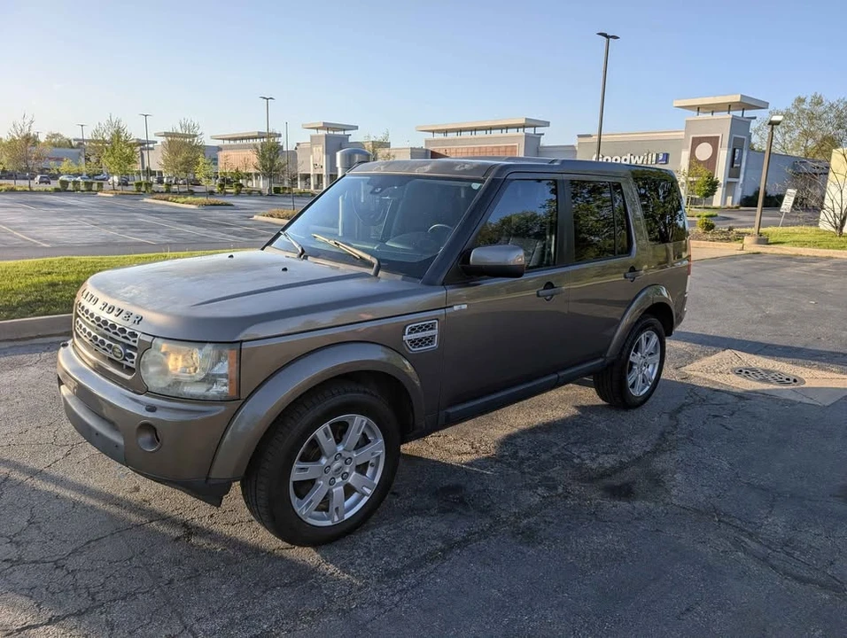 2010 Land Rover Discovery 4th Gen - Image 4 of 18