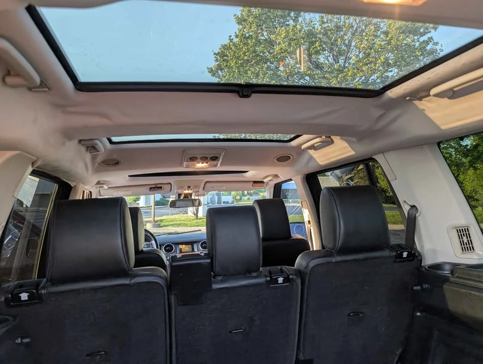 2010 Land Rover Discovery 4th Gen - Image 17 of 18