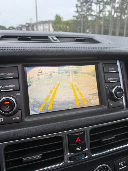 2010 Land Rover Range Rover L322 - Image 14 of 16