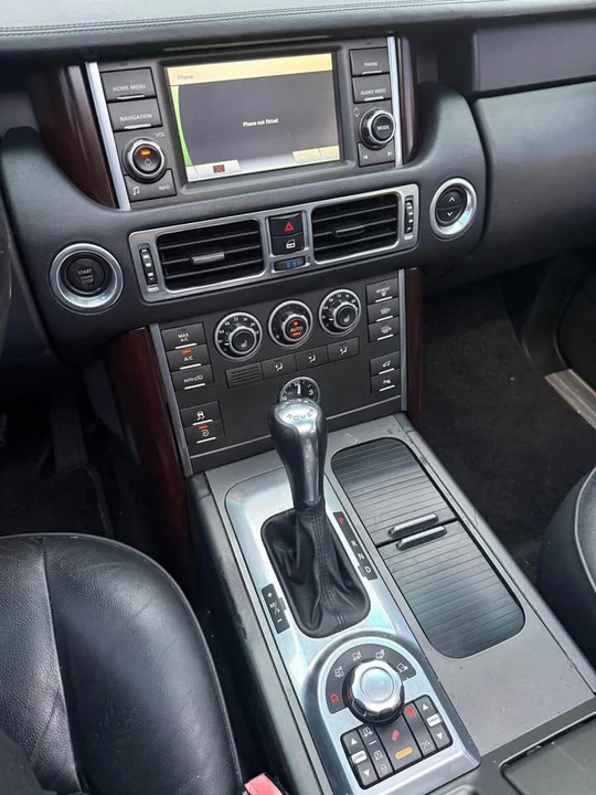 2010 Land Rover Range Rover L322 - Image 13 of 16