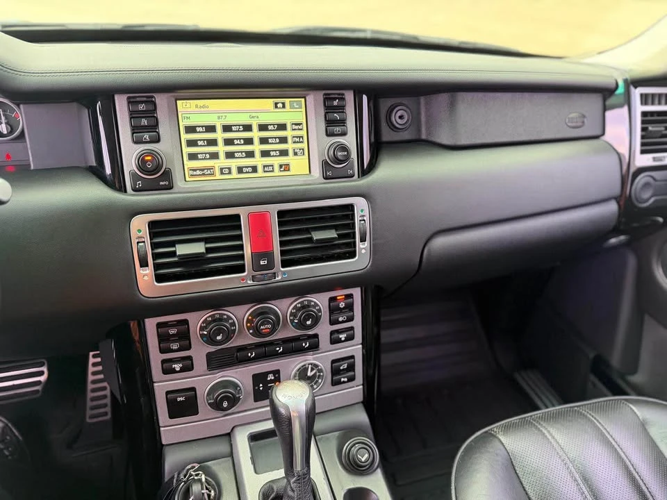 2010 Land Rover Range Rover L322 - Image 7 of 14