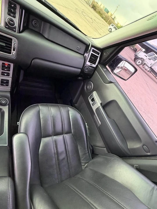 2010 Land Rover Range Rover L322 - Image 10 of 14