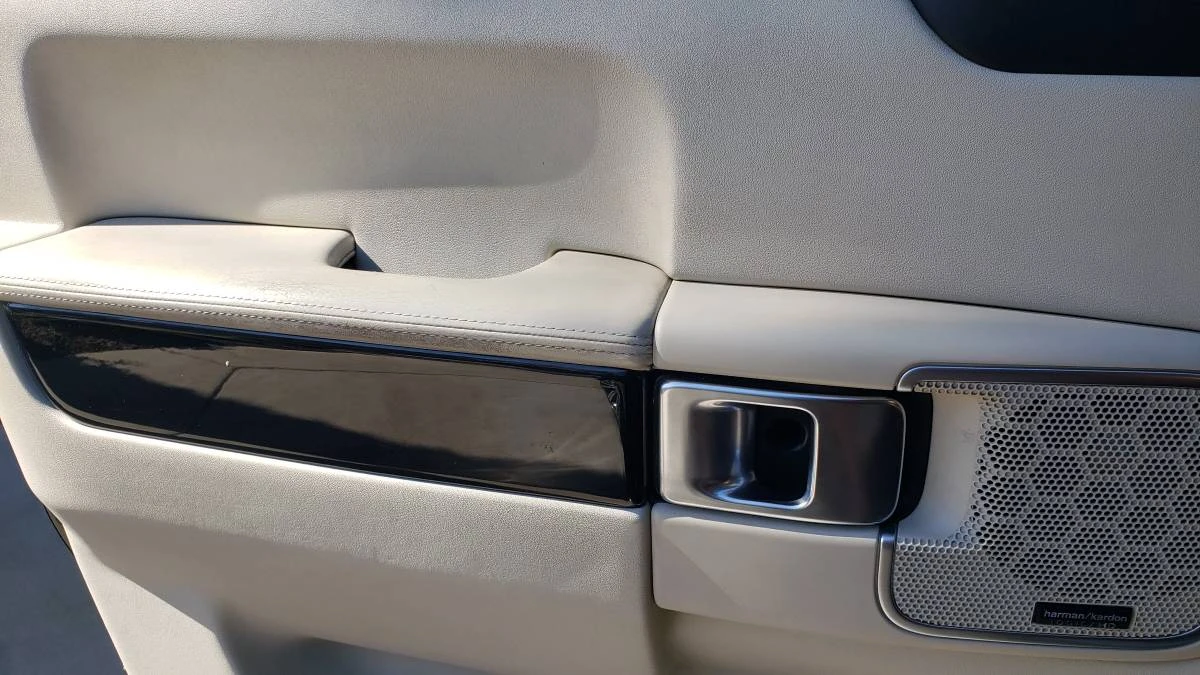 2010 Land Rover Range Rover L322 - Image 7 of 17