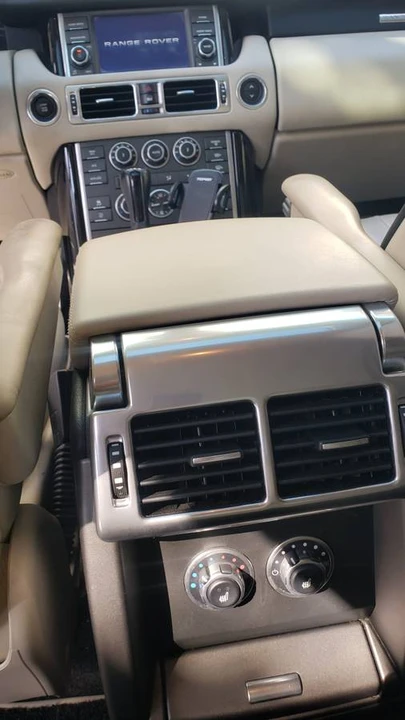 2010 Land Rover Range Rover L322 - Image 13 of 17