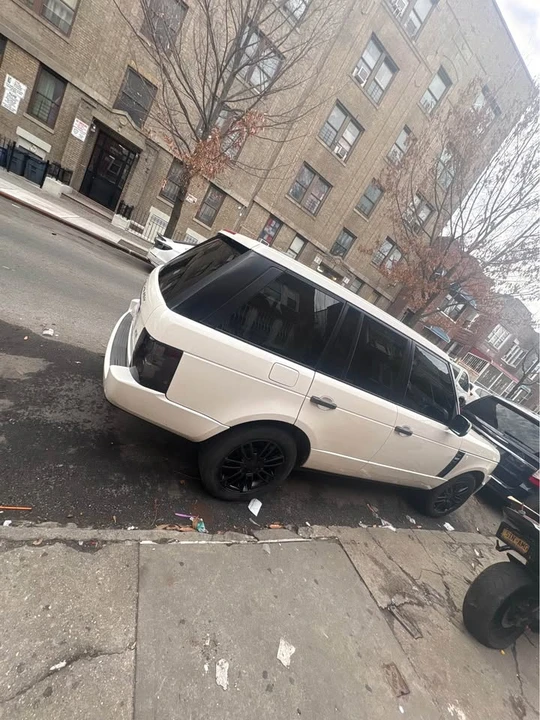 2010 Land Rover Range Rover L322 - Image 6 of 12