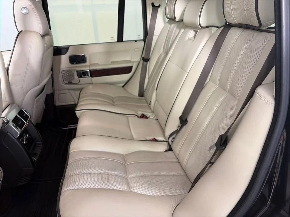 2010 Land Rover Range Rover L322 - Image 11 of 13