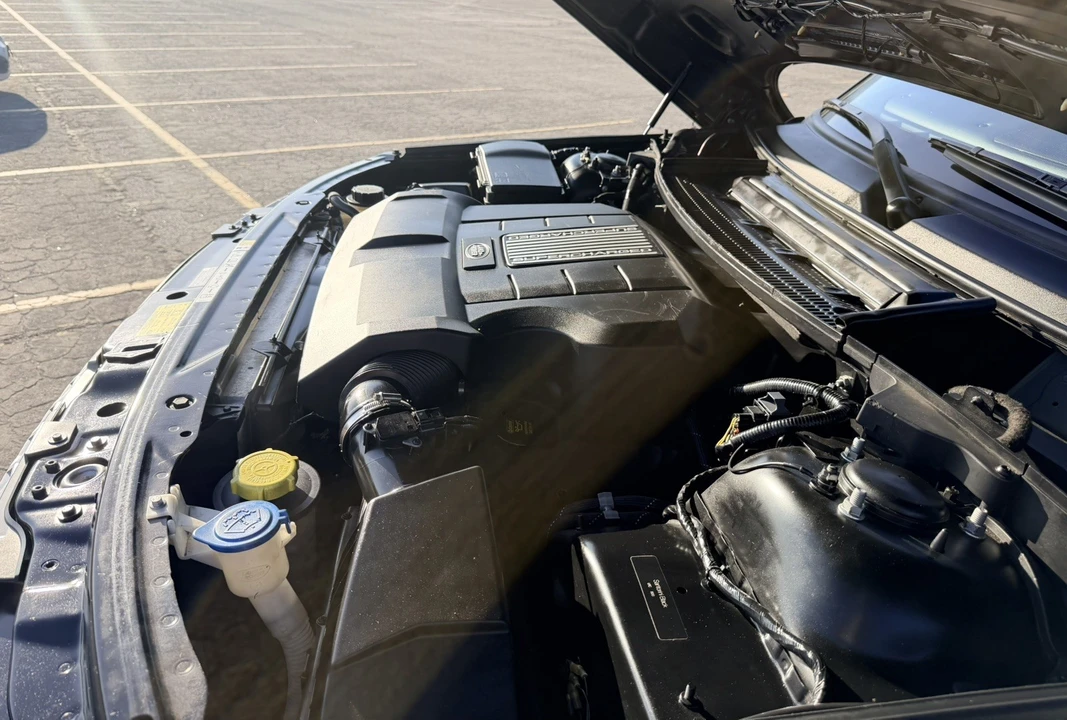 2010 Land Rover Range Rover L322 - Image 25 of 26