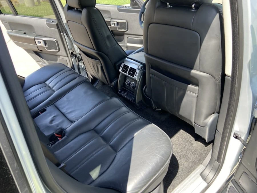 2010 Land Rover Range Rover L322 - Image 3 of 14