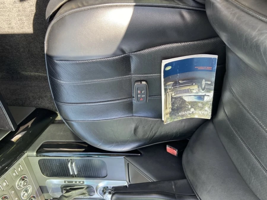 2010 Land Rover Range Rover L322 - Image 6 of 14