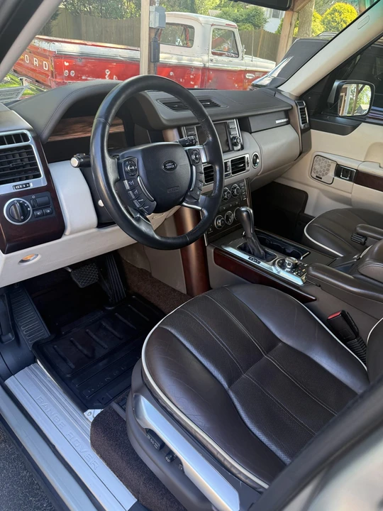 2010 Land Rover Range Rover L322 - Image 24 of 31