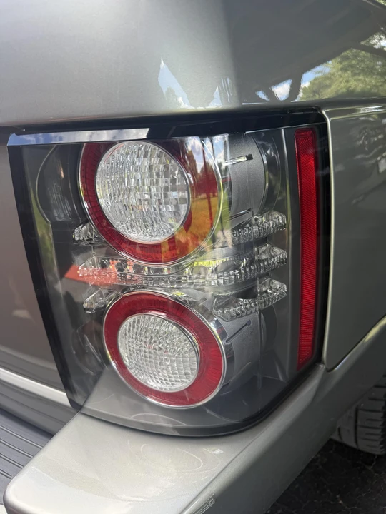2010 Land Rover Range Rover L322 - Image 14 of 31