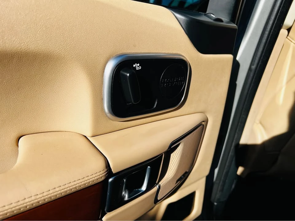 2010 Land Rover Range Rover L322 - Image 12 of 17