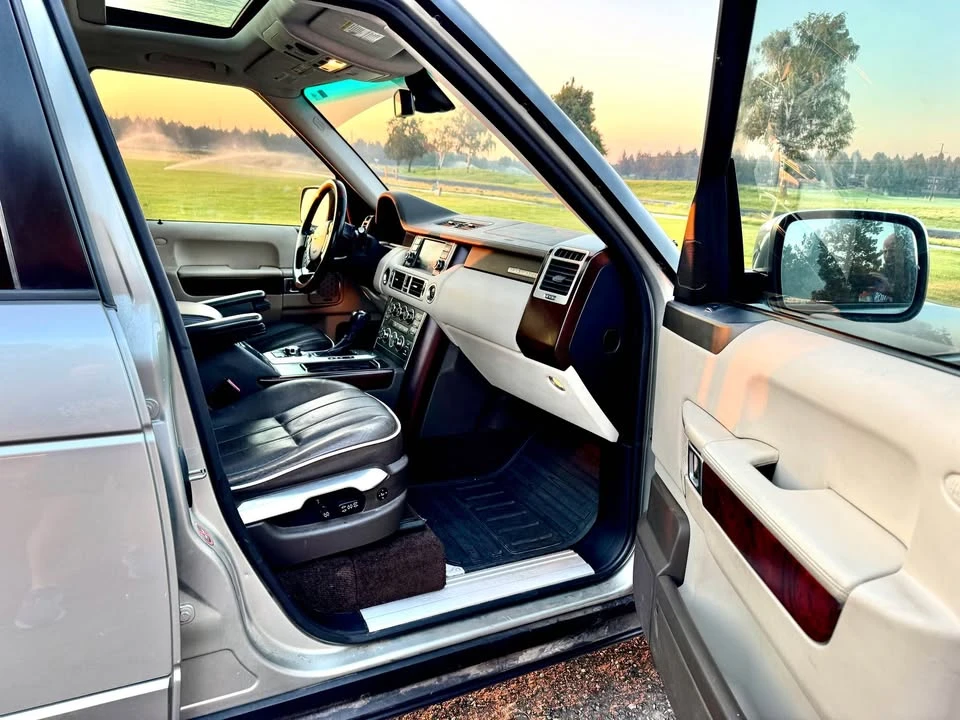 2010 Land Rover Range Rover L322 - Image 5 of 12