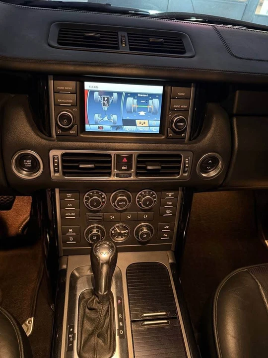 2010 Land Rover Range Rover L322 - Image 14 of 15