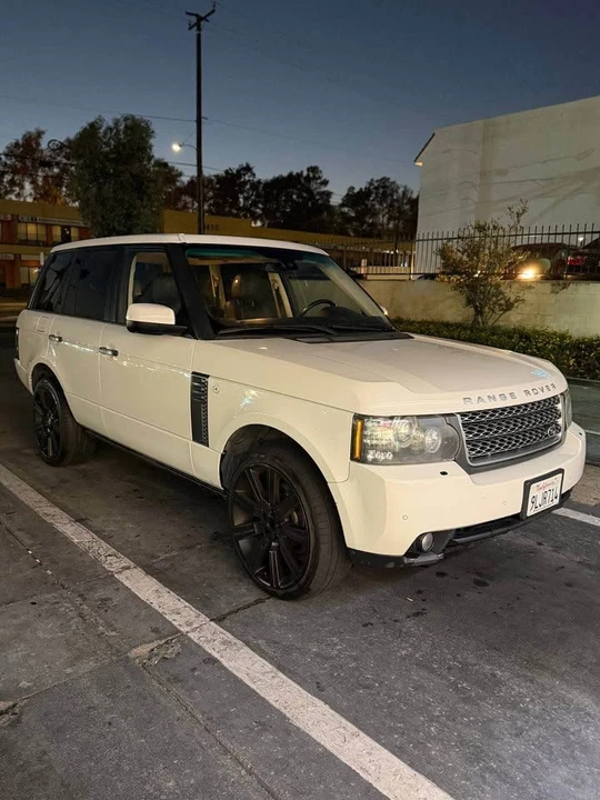 2010 Land Rover Range Rover L322 - Image 3 of 15