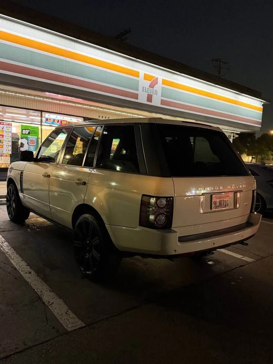 2010 Land Rover Range Rover L322 - Image 6 of 15