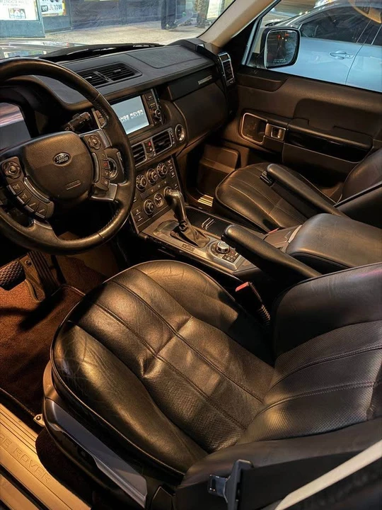 2010 Land Rover Range Rover L322 - Image 9 of 15