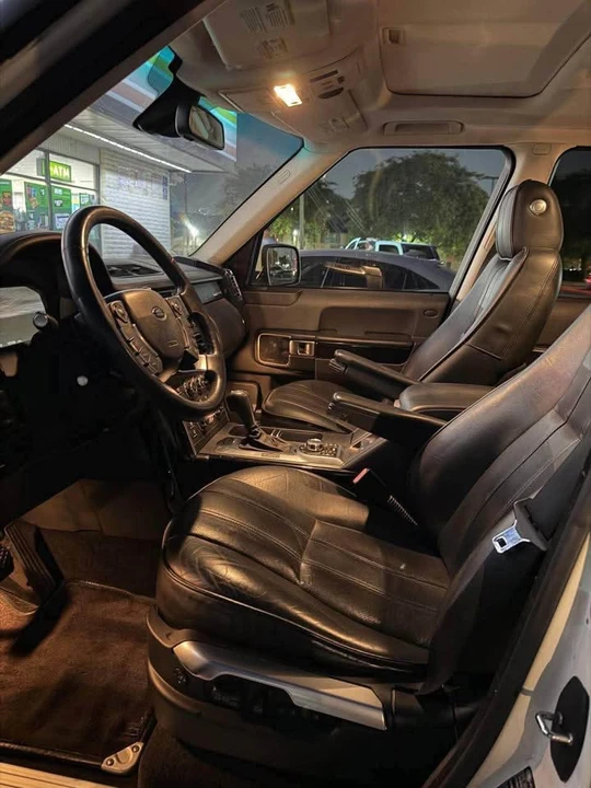 2010 Land Rover Range Rover L322 - Image 5 of 10