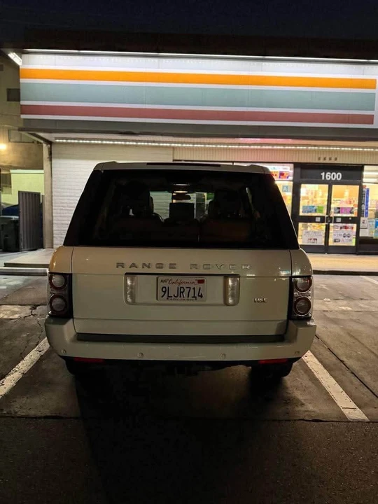 2010 Land Rover Range Rover L322 - Image 2 of 10