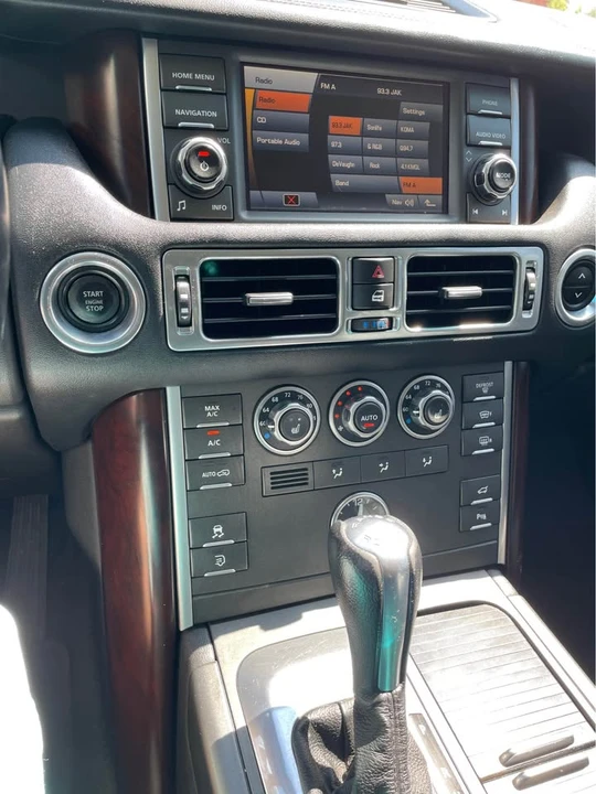 2010 Land Rover Range Rover L322 - Image 12 of 14
