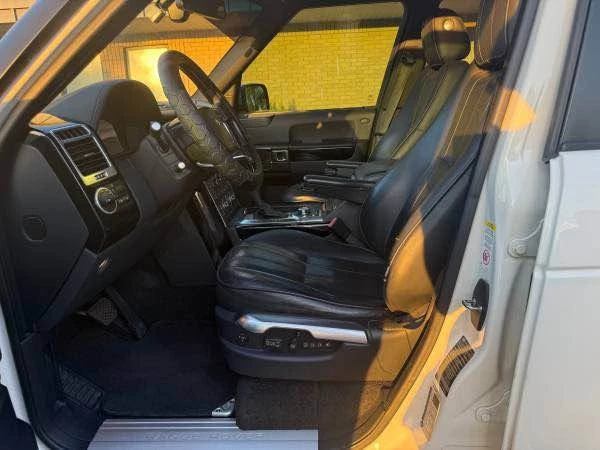 2010 Land Rover Range Rover L322 - Image 7 of 19