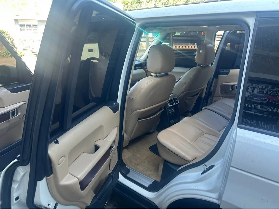 2010 Land Rover Range Rover L322 - Image 9 of 18