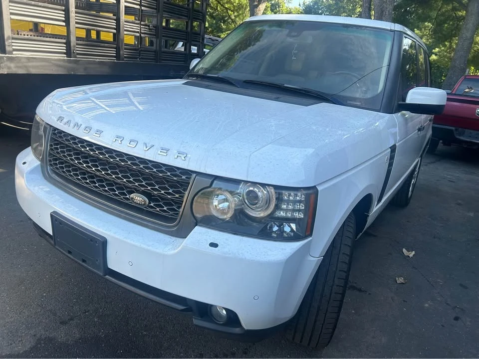 2010 Land Rover Range Rover L322 - Image 3 of 18