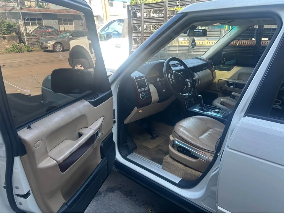 2010 Land Rover Range Rover L322 - Image 8 of 18