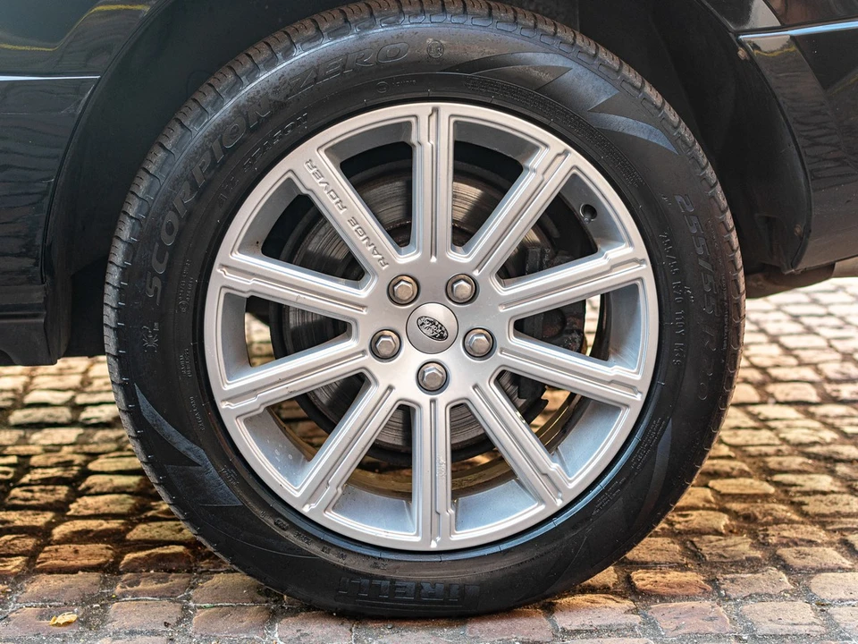 2010 Land Rover Range Rover L322 - Image 20 of 30
