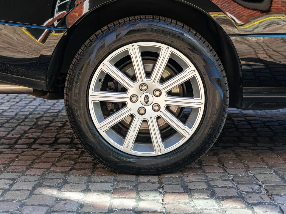 2010 Land Rover Range Rover L322 - Image 21 of 30