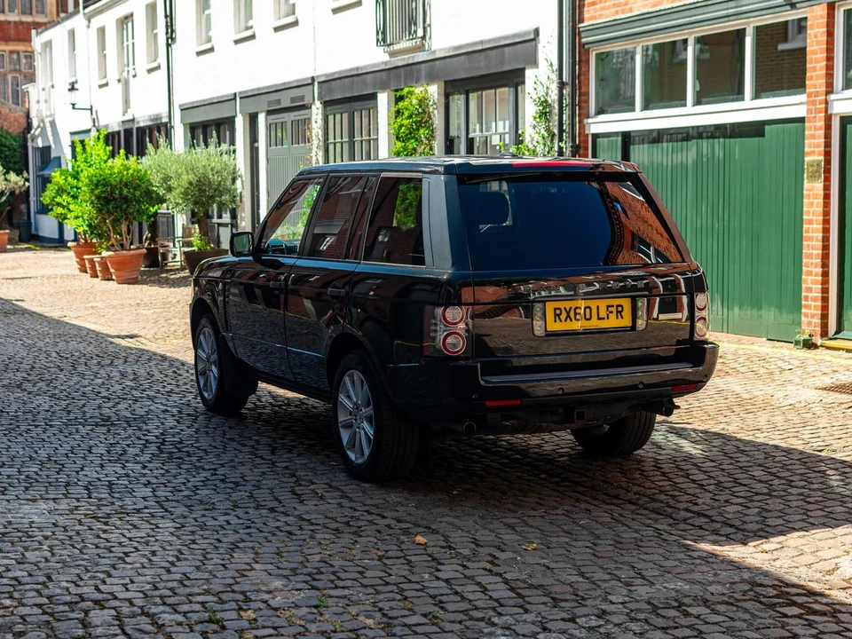 2010 Land Rover Range Rover L322 - Image 10 of 30