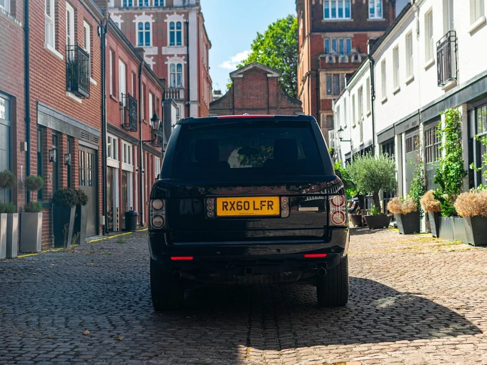2010 Land Rover Range Rover L322 - Image 11 of 30