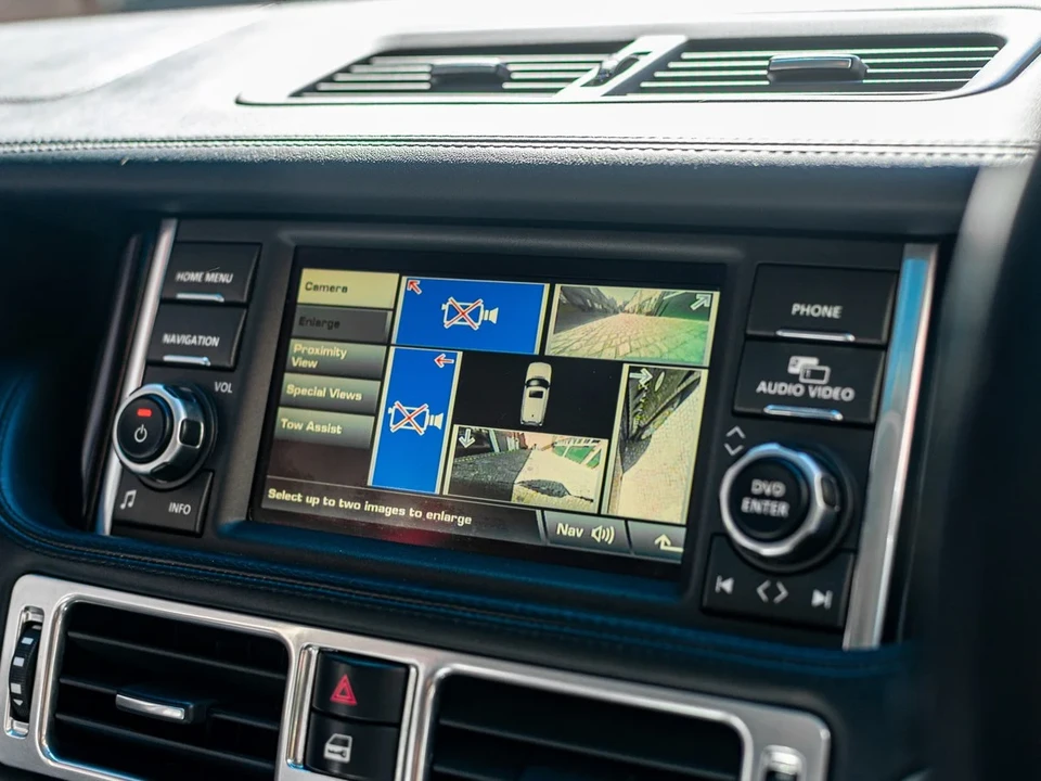 2010 Land Rover Range Rover L322 - Image 29 of 30