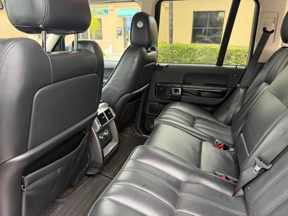2010 Land Rover Range Rover L322 - Image 9 of 17