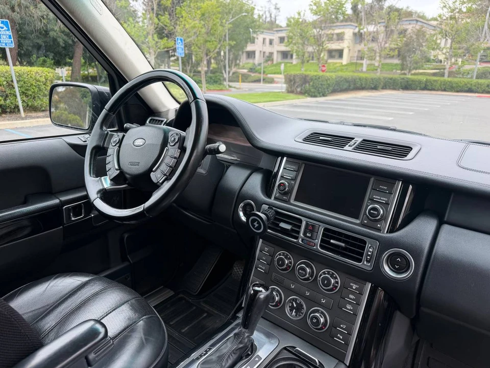 2010 Land Rover Range Rover L322 - Image 11 of 17