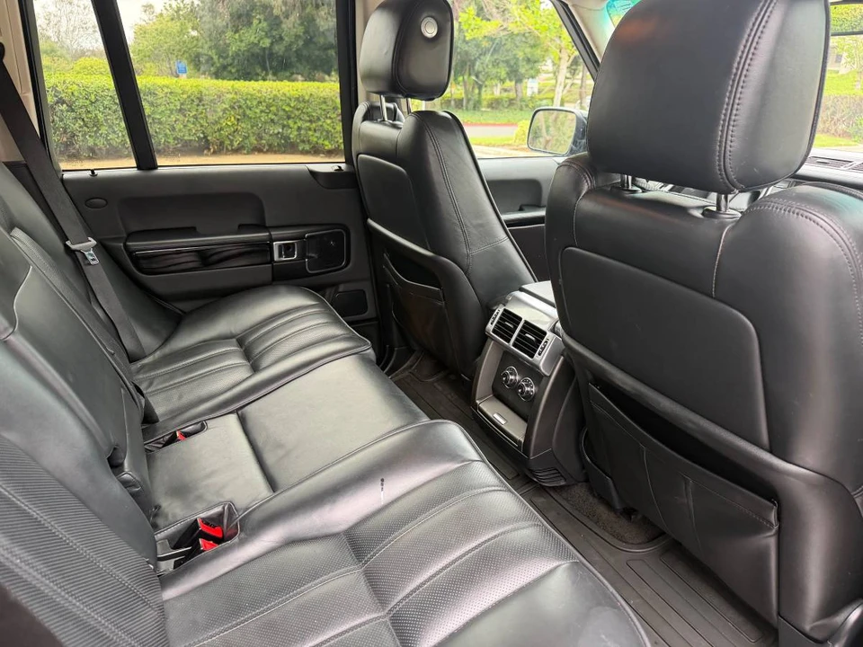 2010 Land Rover Range Rover L322 - Image 10 of 17