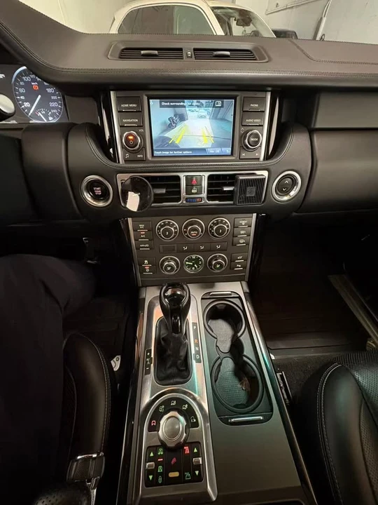 2010 Land Rover Range Rover L322 - Image 7 of 8