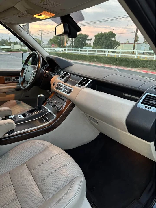 2010 Land Rover Range Rover L322 - Image 9 of 16