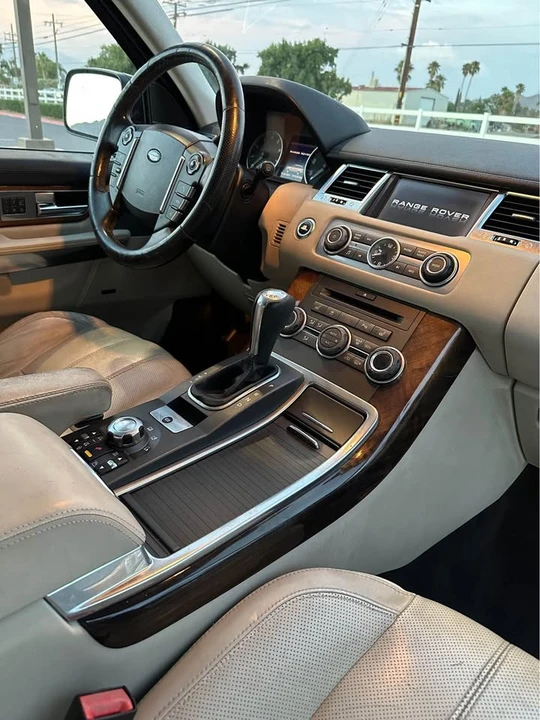 2010 Land Rover Range Rover L322 - Image 11 of 16