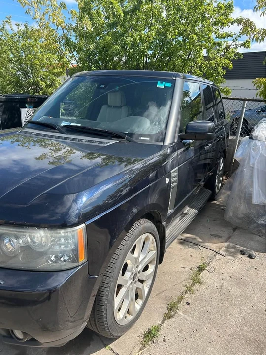 2010 Land Rover Range Rover L322 - Image 2 of 9