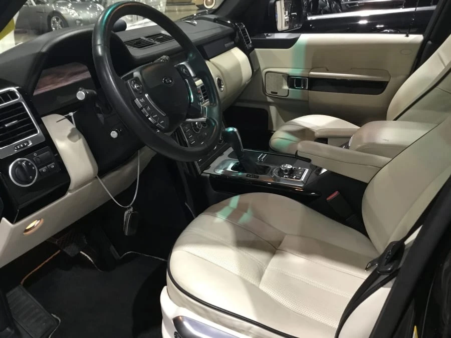 2010 Land Rover Range Rover L322 - Image 5 of 8
