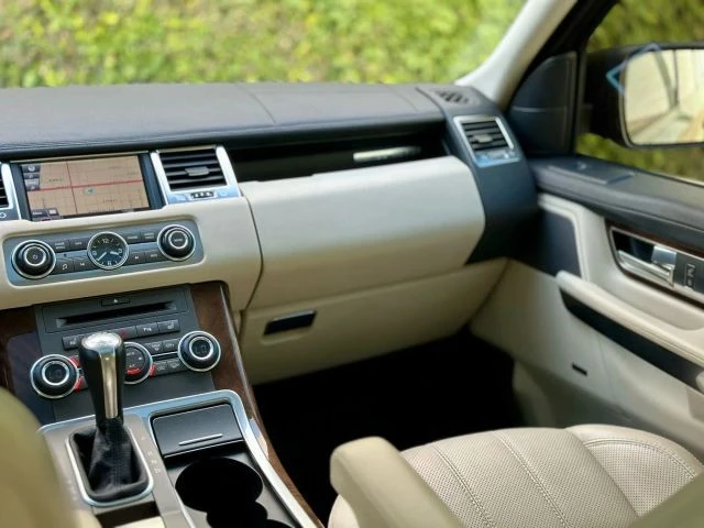 2010 Land Rover Range Rover Sport L320 - Image 16 of 21