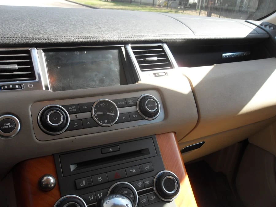 2010 Land Rover Range Rover L322 - Image 14 of 23