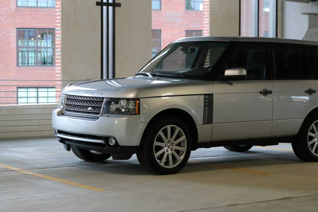 2010 Land Rover Range Rover L322 - Image 5 of 31