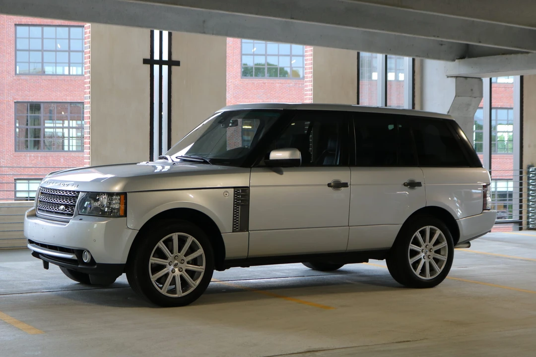 2010 Land Rover Range Rover L322 - Image 9 of 31