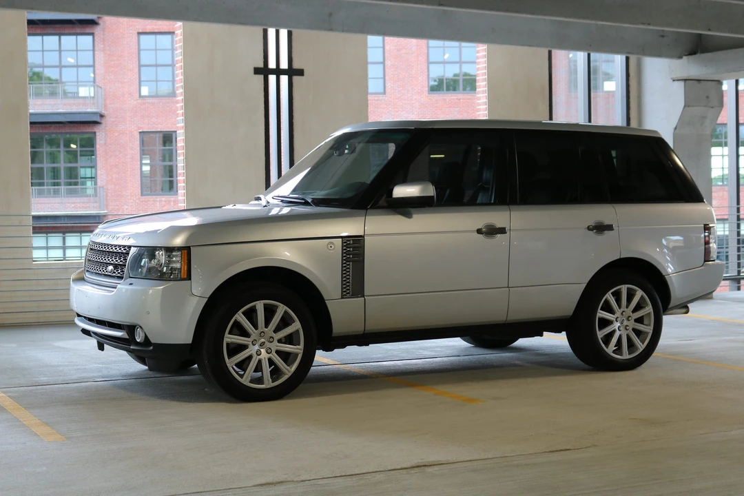 2010 Land Rover Range Rover L322 - Image 10 of 31